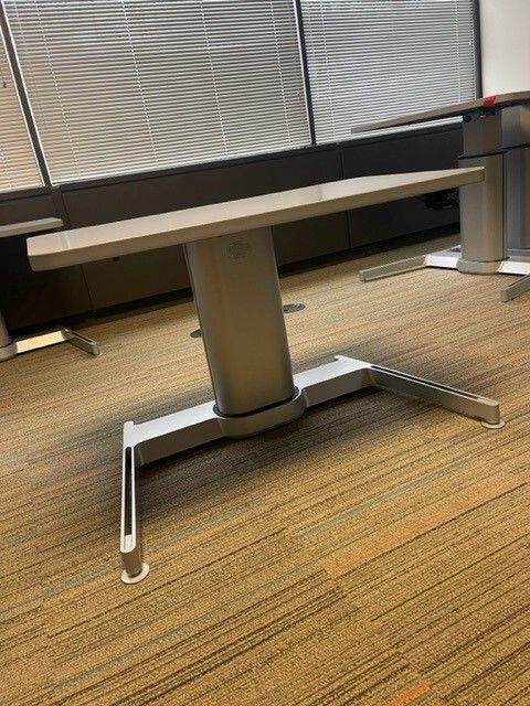 Pre-Owned Steelcase Airtouch Height Adjustable Desk