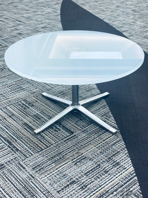 Steelcase Bob Occasional Table (Frosted Glass)