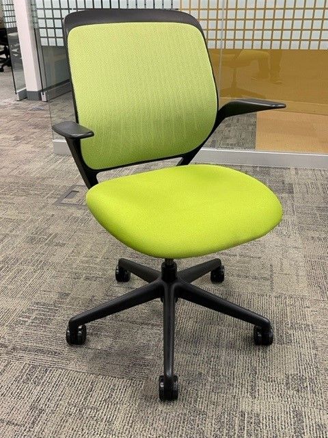 Steelcase Cobi Chair (Green/Black)