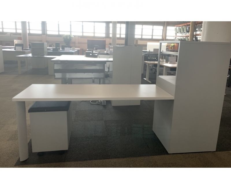 7.5' Knoll Rectangular Desk w/ Steelcase Wardrobe (White/Light Grey) RH