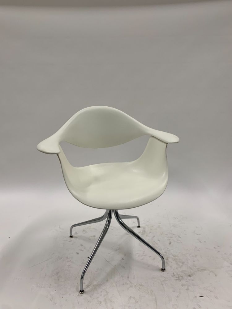 Herman Miller Eames Shell Chair (White Plastic)