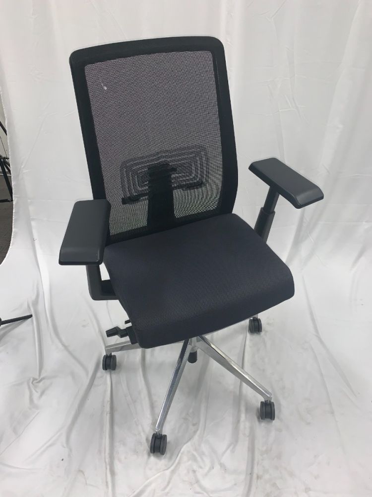 Haworth Very Task Chair (Black/Dark Grey)