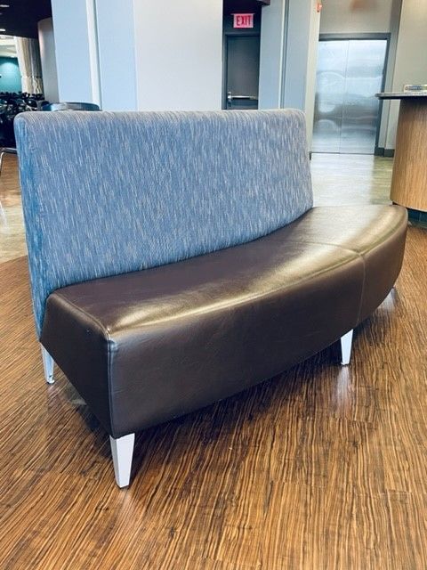 Steelcase Circa 2 Seat Lounge (Blue Speckled)