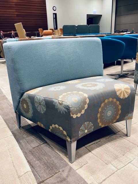 Steelcase Circa 1 Seat Lounge Chair (Light Blue Fabric)