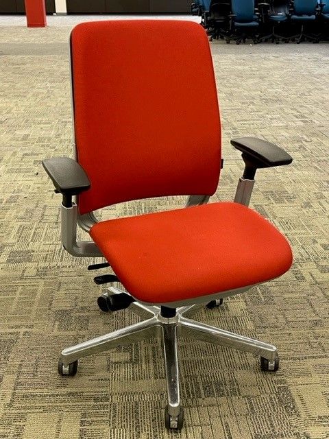 Pre-Owned Steelcase Amia Task Chair (Red/Platinum / Chrome)