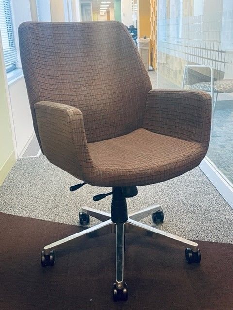 Steelcase Bindu Mid-Back Conference Chair (Brown)