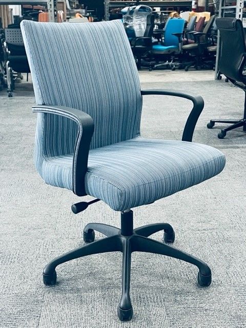 Steelcase Chord Mid Back Conference Chair (Blue Striped)