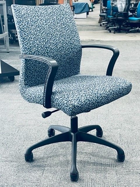 Steelcase Chord Mid Back Conference Chair (Speckled Blue)