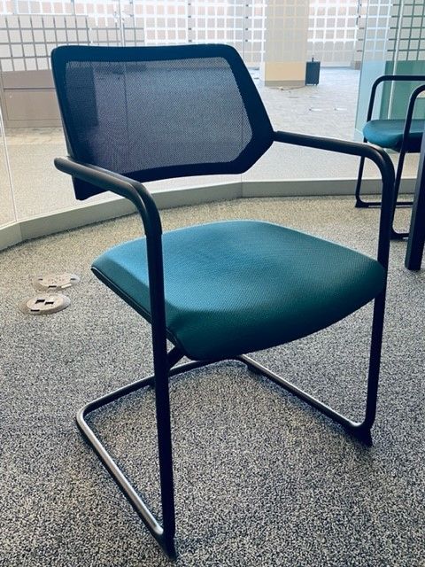 Steelcase Qivi Guest Chair (Blue/Black)