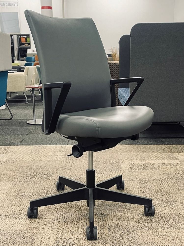 Knoll Remix Conference Chair (Gray/Black)